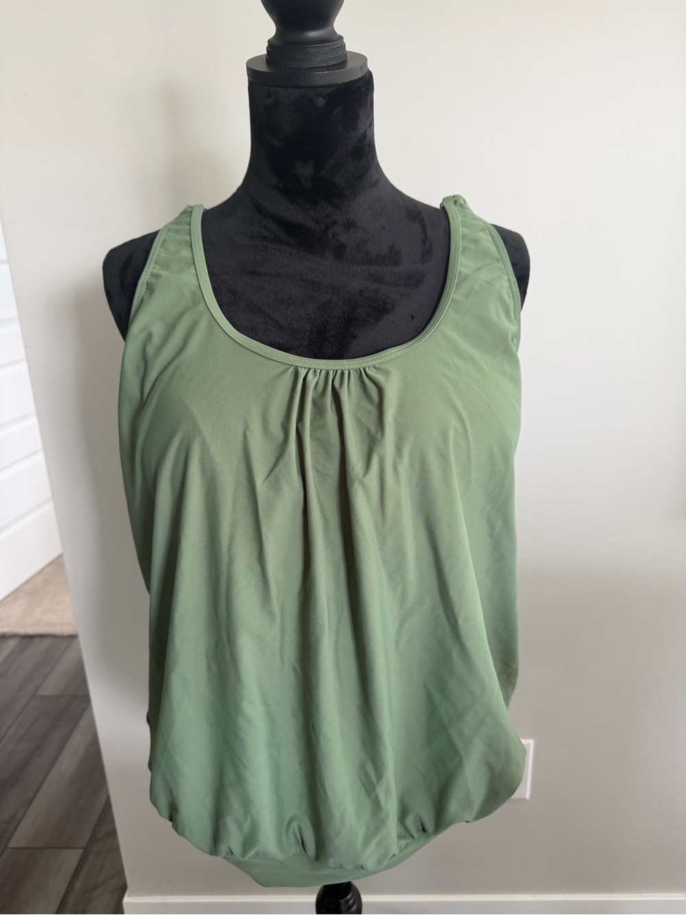 NEW SWIMSUIT TOP Women’s Sleeveless Green Scoop.
#142
